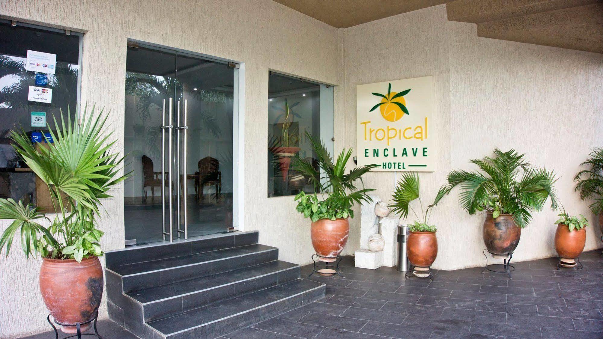 Tropical Enclave Hotel Άκρα Εξωτερικό φωτογραφία